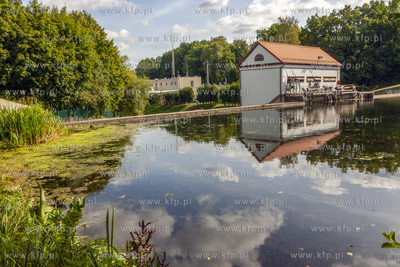 Elektrownia wodna Prędzieszyn na rzece Raduni w Straszynie...
