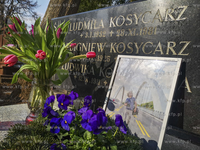 Cmentarz w Gdańsku Oliwie. Minął rok od śmierci...