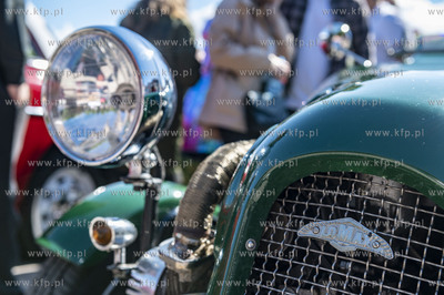 Sopot. 8. edycja pokazu klasycznych aut na skwerze...