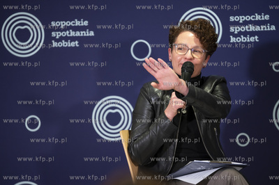 Sopoteka. Sopockie Spotkania Kobiet.  W spotkaniu uczestniczyly:...