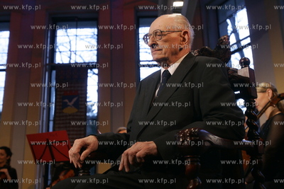 Wladyslaw Baroszewski otrzymal honorowe obywatelstwo...