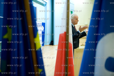 Spotkanie Andrzeja Olechowskiego ze studentami na Wydziale...