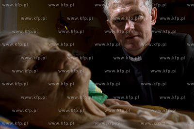 Ks. Piotr Krakowiak - krajowy duszpasterz hospicjow...