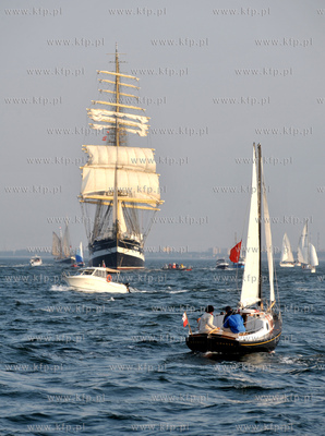 Wielka parada zaglowcow po Zatoce Gdanskiej na zakonczenie...