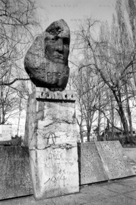 Pomnik Janka Krasickiego na ul. Jozefa Chelmonskiego...