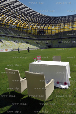 Slub na stadionie PGE Arena w Gdansku. Inga Szwarc...