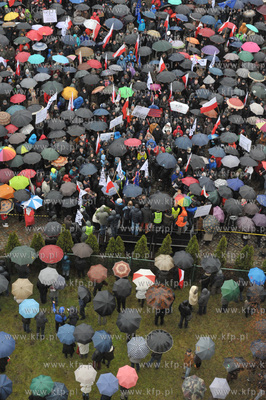Manifestacja w obronie demokracji zorganizowana na...