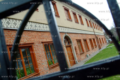 Do siedziby metropolity gdanskiego abp Tadeusza Goclowskiego...