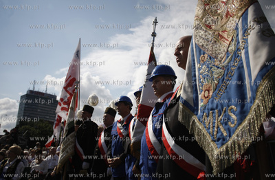 Gdansk. Plac Solidarnosci. Uroczysta msza sw. z okazji...
