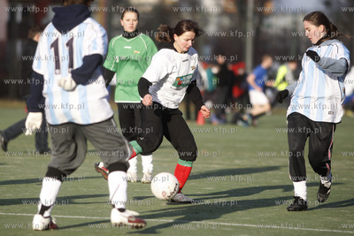 Gdansk Zaspa. Pilkarski turniej dzikich druzyn Do przerwy...