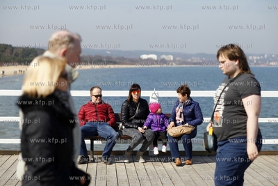 Sloneczna niedziela na molo w Gdansku Brzeznie.
30.03.2014
fot....