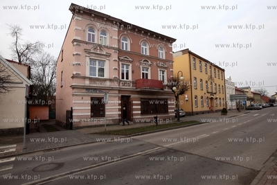 Pelplin. Domy przy Placu Grunwaldzkim.
16.12.2014
fot....