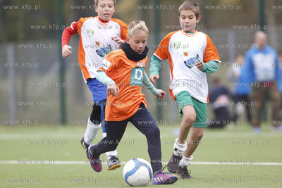 Gdansk Zaspa. Pilkarski turniej dzikich druzyn Do przerwy...