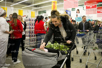 Oficjalne otwarcie hipermarketu Auchan przy ul. Kołobrzeskiej...