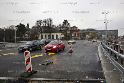 Oddany od użytku nowy wiadukt kolejowy w ciągu ul....