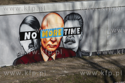 Gdańsk, Jasień. Nz. Antywojenny mural autorstwa Tuse.10.03.2022...