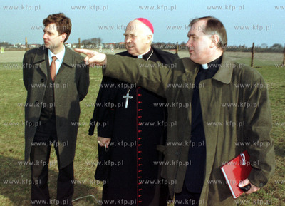 Poswiecenie fundamentow pod pudowe oltarza papieskiego...