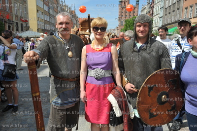 III Swiatowy Zjazd Gdanszczan. Parada Bursztynu. Nz...