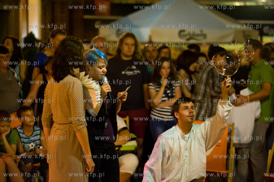 Gdansk. Ul Dluga. Teatr w Oknie. Festiwal Szekspirowski....