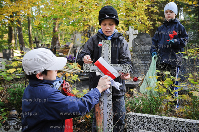 Gdansk. Cmentarz Srebrzysko. Zywa lekcja historii,...
