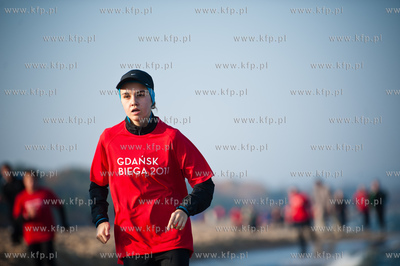 Gdansk. Plaza w Brzeznie. Gdansk Biega 2011.
Na start...