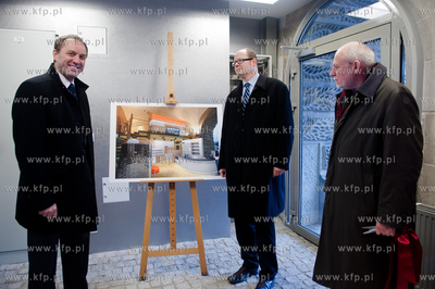 Gdansk. Konferencja prasowa i przeciecie wstegi przez...