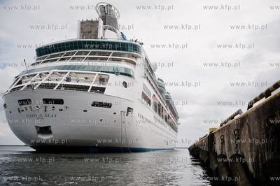 Port w Gdyni. Nabrzeze Francuskie. Wizyta plywajacego...