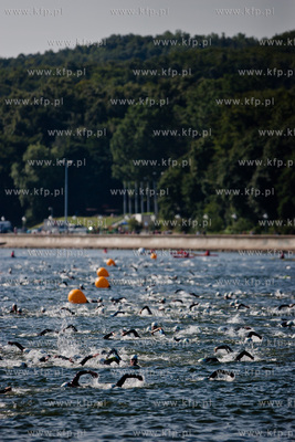 Zawody Herbalife Triathlon Gdynia 2013.
Nz zawodnicy...