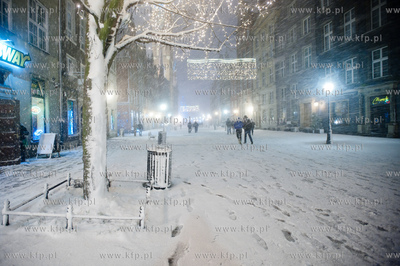 Gdansk. Ul. Dluga. Niespodziewana, nagla zmiana pogody,...