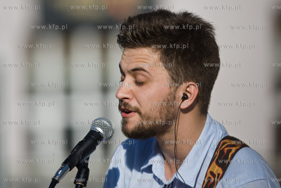 Plac Przyjaciol Sopotu. Charytatywny wystep Artema...