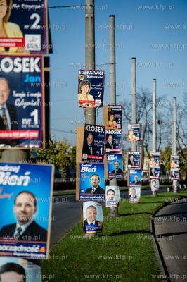 Gdynia. Kampania wyborcza do samorzadu. Plakaty wyborcze...