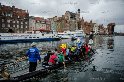 Gdansk. Wspolny przemarsz pod haslem Radoscia powitaj...