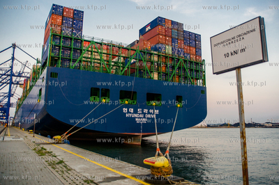 Gdansk. Terminal kontenerowy DCT. Kolejne zawiniecie...