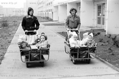 Nowe spojrzenie na transport przedszkolaków. 
24.11.1978
4listopad78_z.kosycarz_p37
Fot....