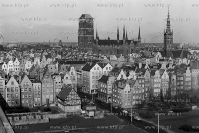 Panorama Gdańska, widok na ulicę Zbytki. Na drugim...