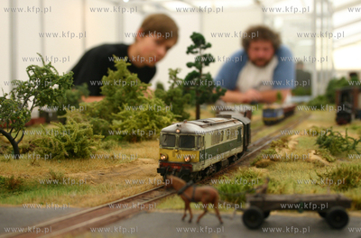 "Swiat Modelarstwa - targi, wystawa, gielda" to jedna...