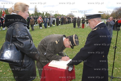 Swieto Niepodleglosci na francuskim cmentarzu wojskowym...