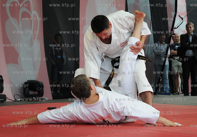 III Ogolnopolski Zlot Fanow M jak Milosc. Pokaz karate...