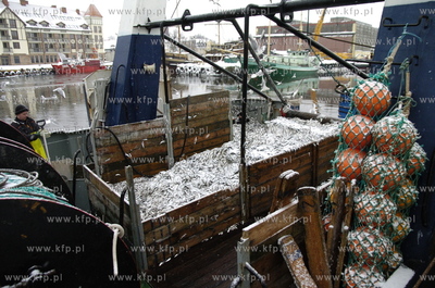 Ustka
Rybacy z kutra UST-203 w czasie jednego z ostatnich...