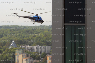 Smiglowiec Mi2 plus Urzedu Morskiego (SP SHO) nad Gdynia.
20.05.2010
Fot....