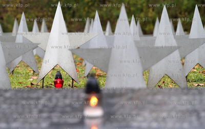 Wszytich Swietych. Cmentarz Zolnierzy Radzieckich w...