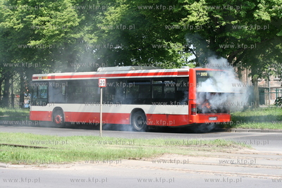 Pozar autobusu ZKM Gdansk na skrzyzowaniu ul.Siennickiej...