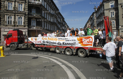 Szczecin. Marsza wolnosci dla konopi. Mlodziez, ktora...