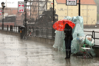 Ulewa ktora przeszla nad Gdanskiem nie pozwolila turystom...
