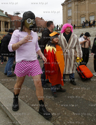 Przed Muzeum Narodowym w Szczecinie, na Wałach Chrobrego...