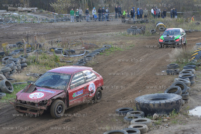 ZYWE TRUPY GRASOWAŁY W KOLIBKACH. Kolejna 14. juz...