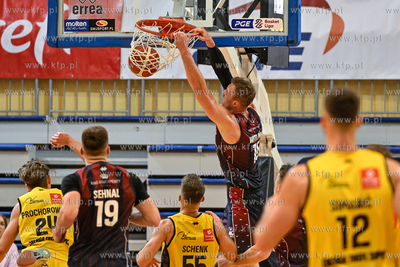 Hala 100 lecia Sopotu. Różowy mecz Energa Trefl Sopot...