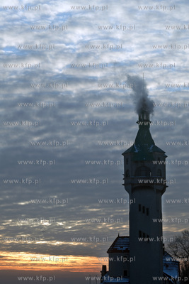 Zabytkowa latarnia morska w Sopocie o poranku. 22.01.2010...