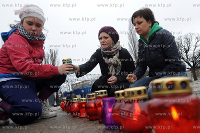 Zaloba po katastrofie samolotu prezydenckiego pod Smolenskiem....
