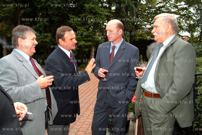 Lech Walesa 59 urodziny. Od lewej Ryszard Kokoszka....